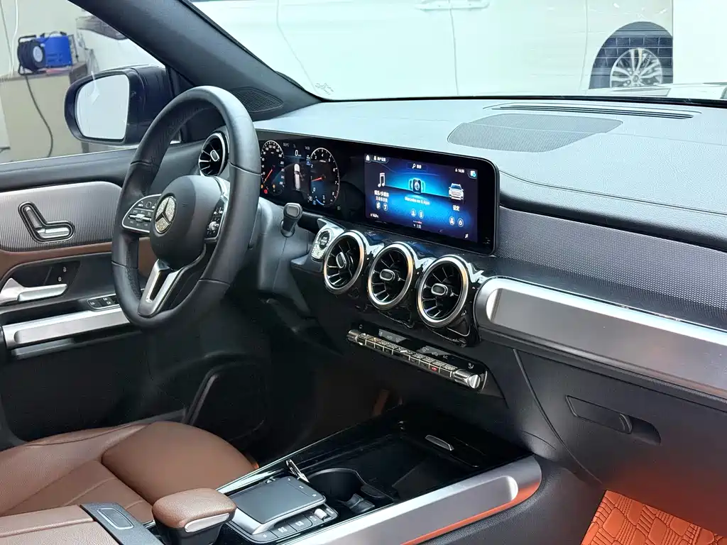 Mercedes-Benz GLB — миниатюра 6