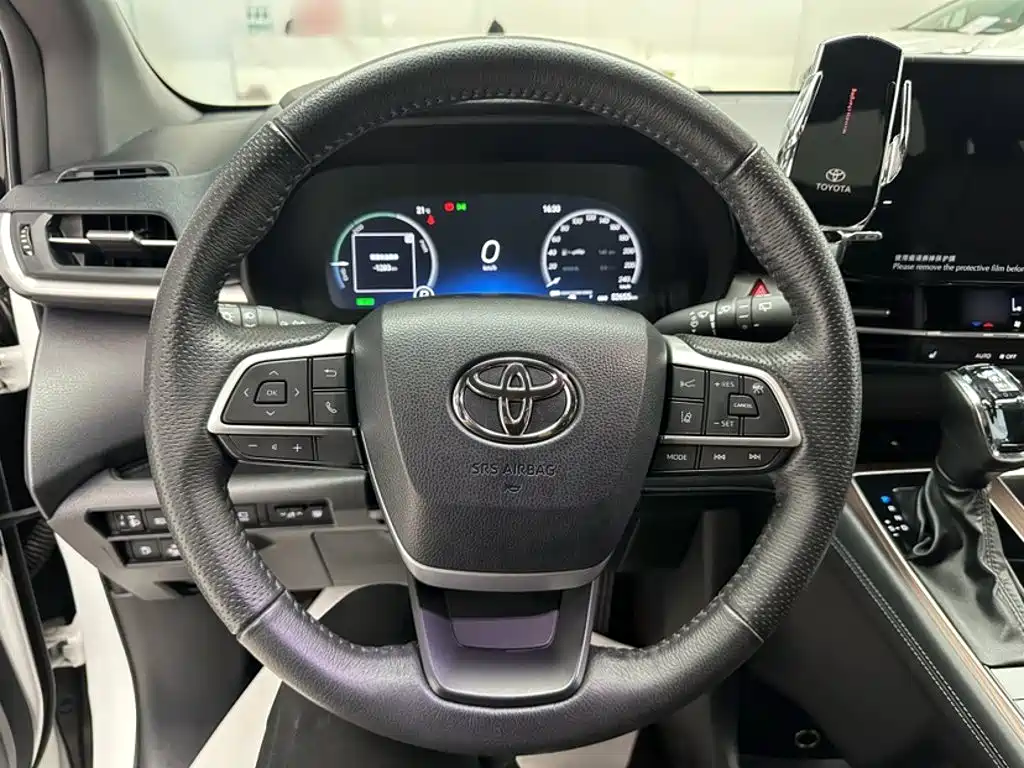 Toyota Granvia — миниатюра 10