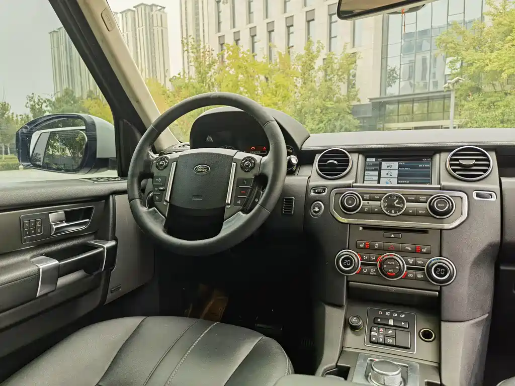 Land Rover Discovery — миниатюра 6