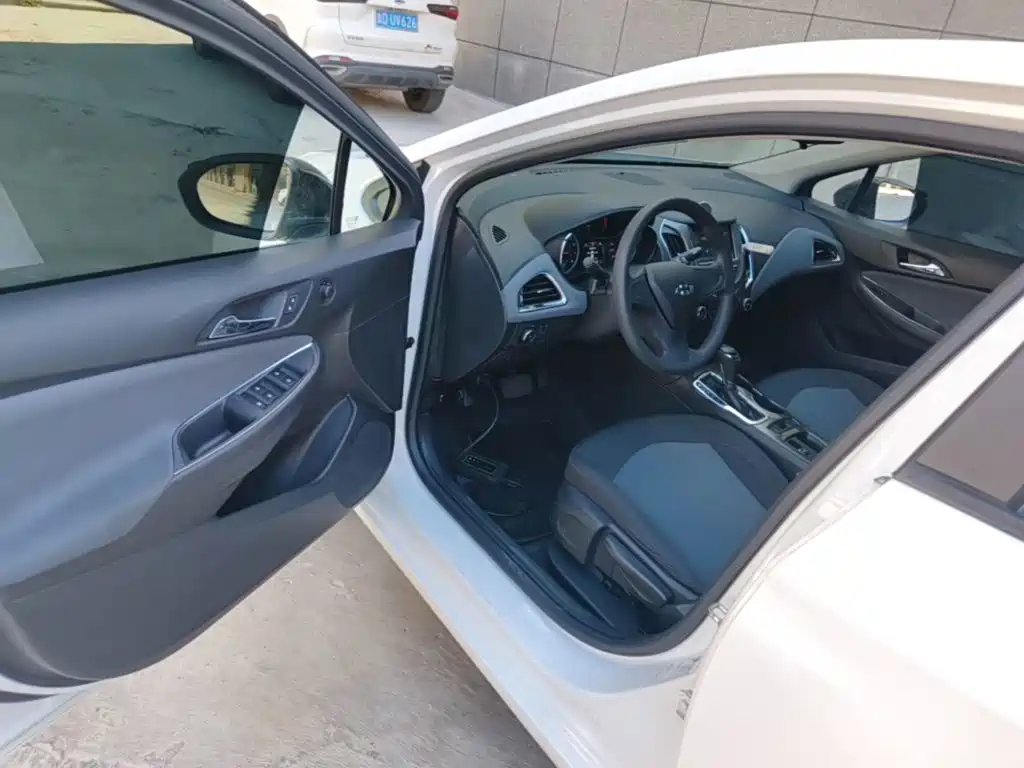 Chevrolet Cruze — миниатюра 16