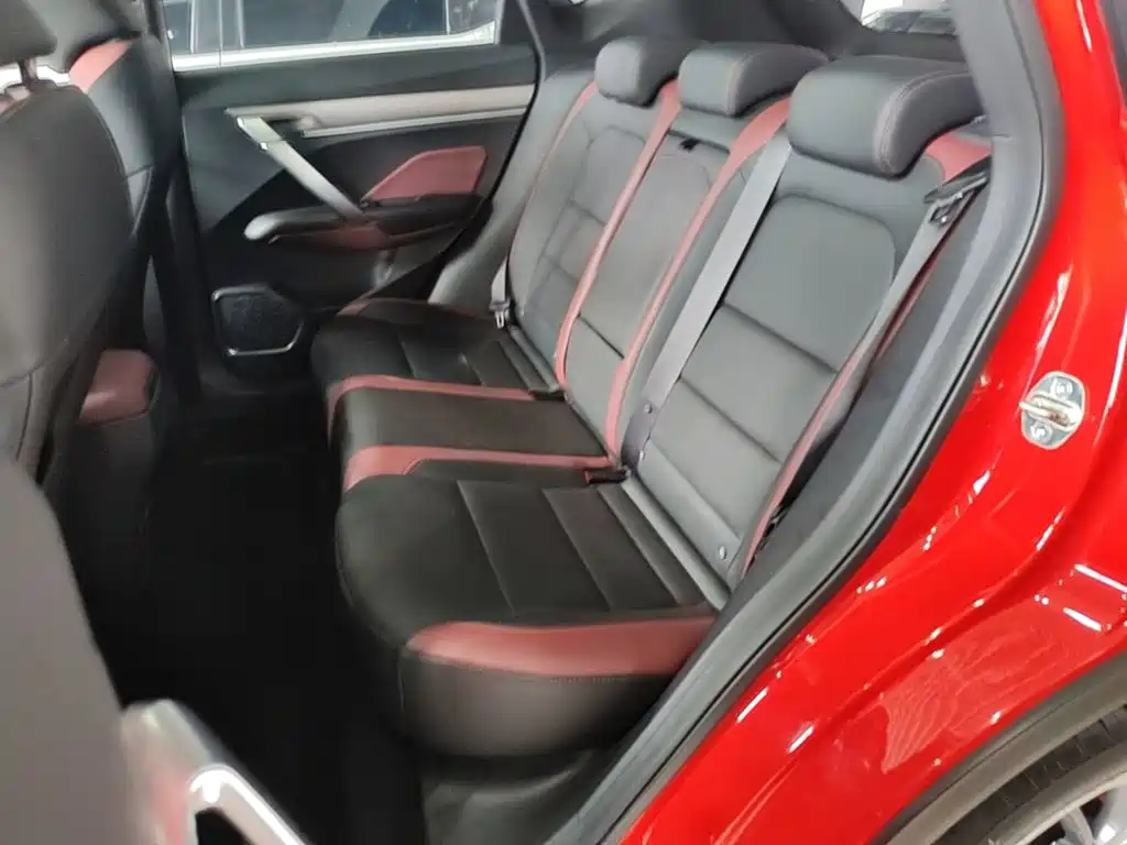 Geely Binyue — миниатюра 17
