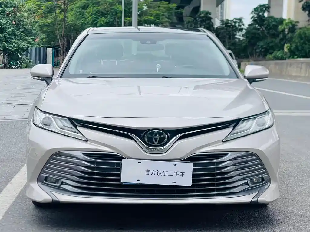 Toyota Camry — миниатюра 3