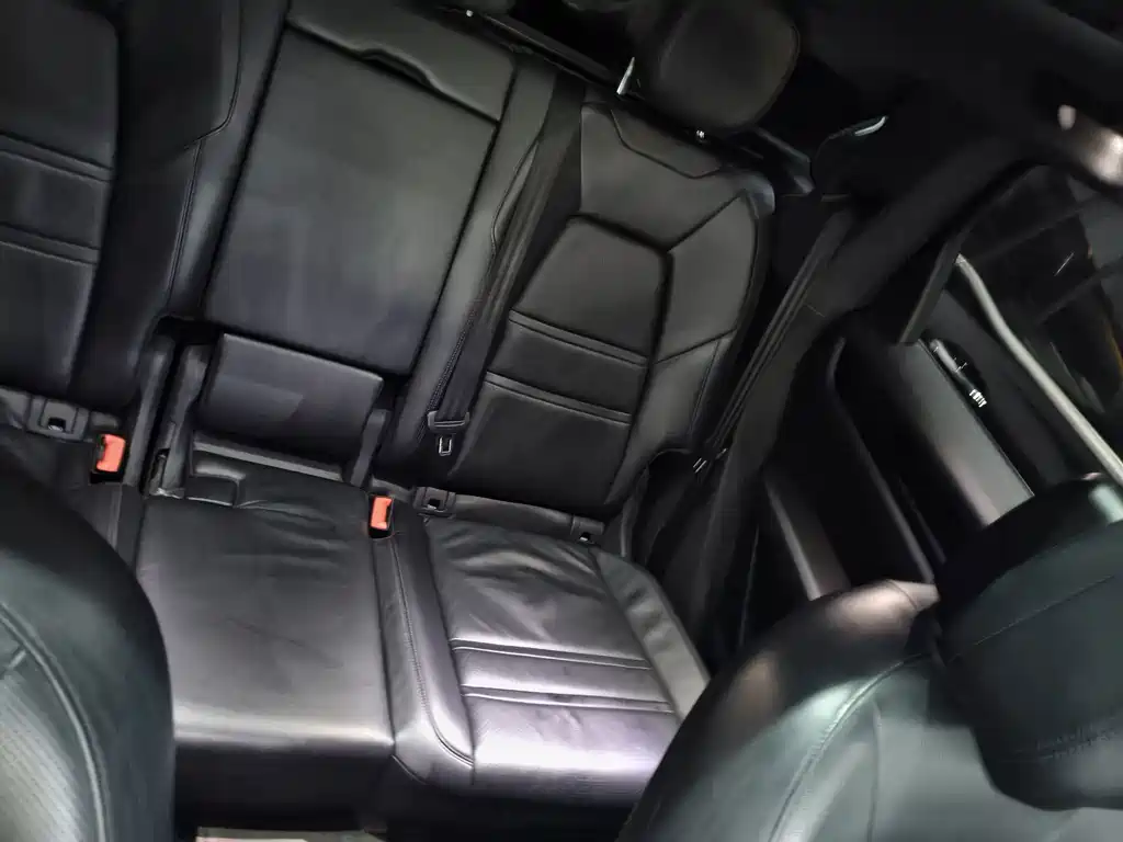 Porsche Cayenne — миниатюра 6