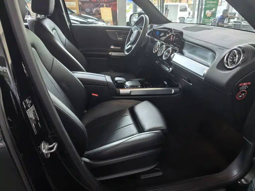 Mercedes-Benz EQB — миниатюра 8