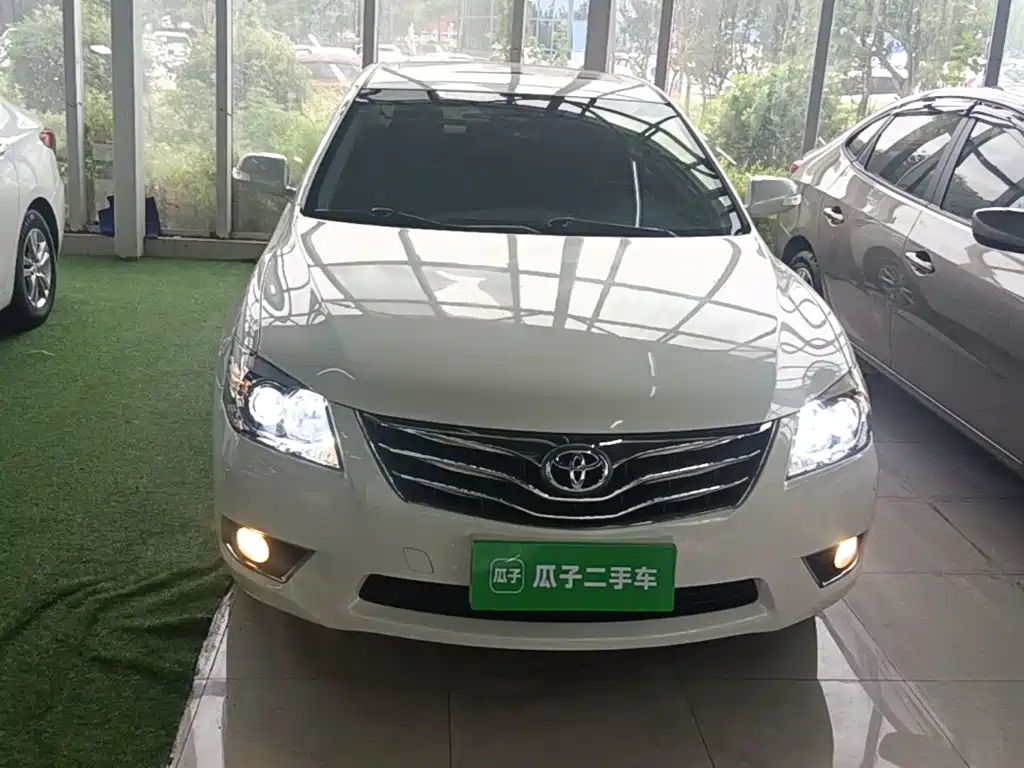 Toyota Camry — миниатюра 3