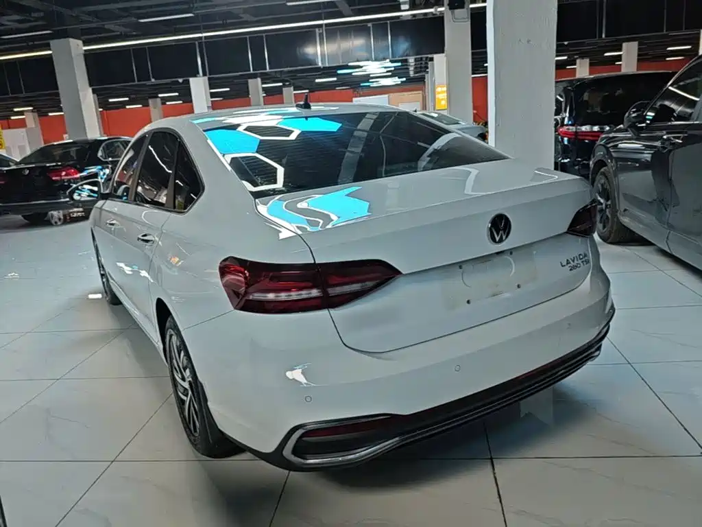 Volkswagen Lavida — миниатюра 5