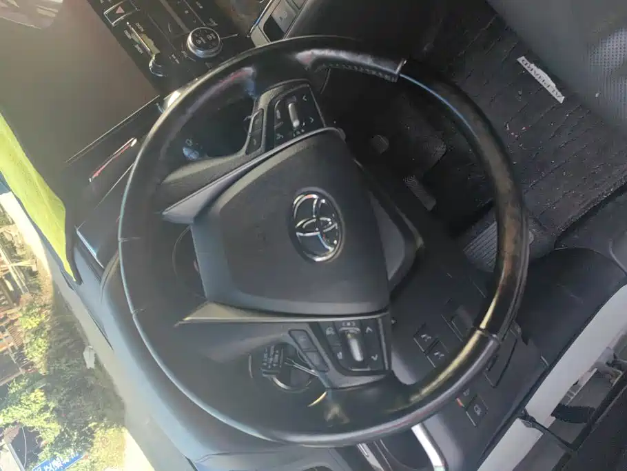 Toyota Alphard — миниатюра 15