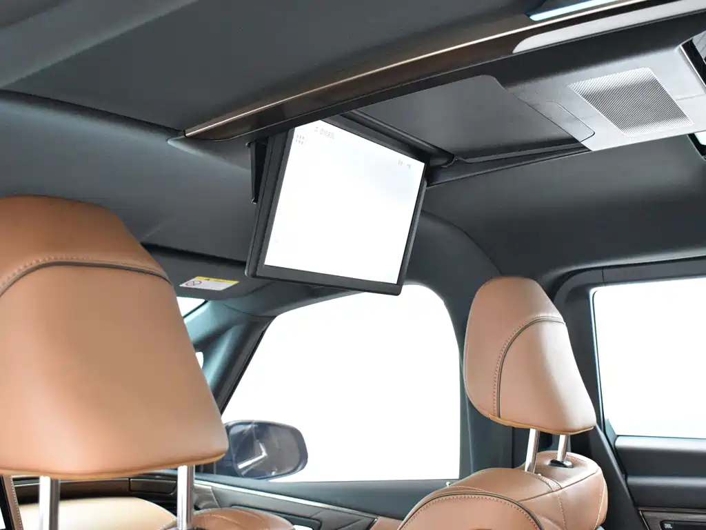 Toyota Alphard — миниатюра 23