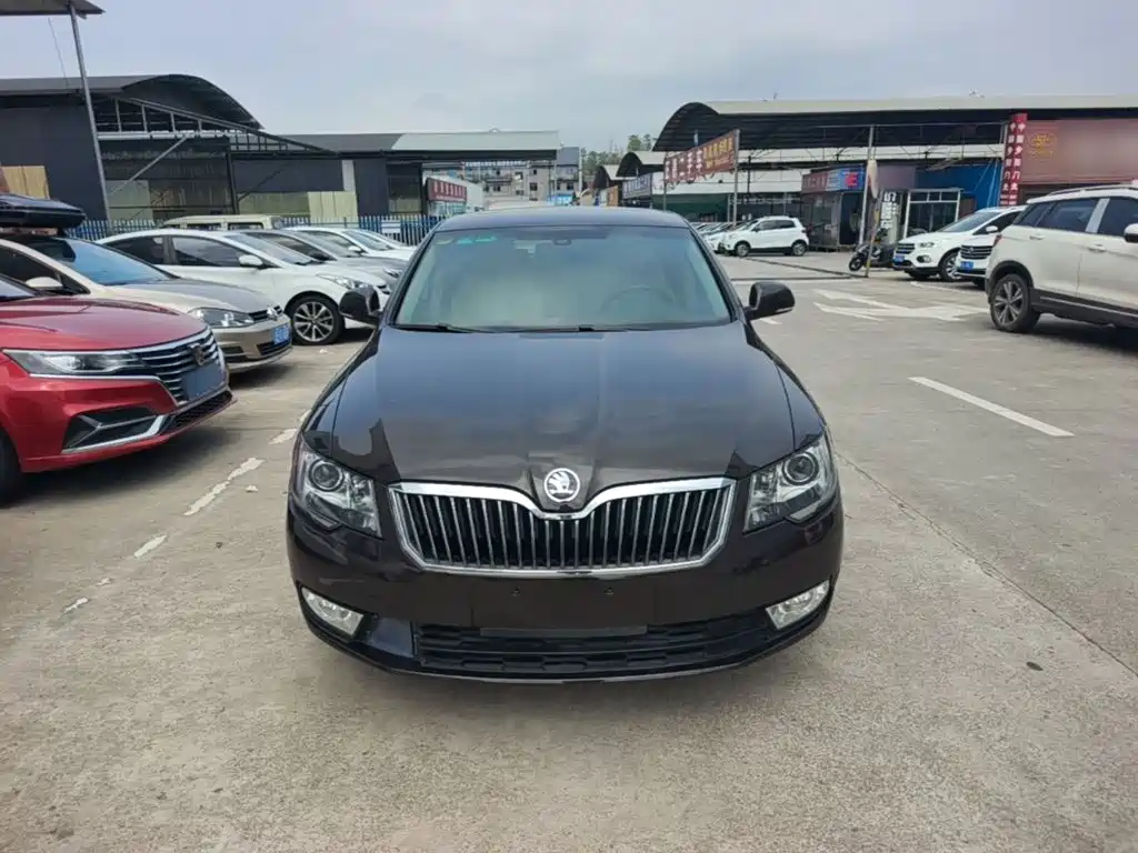 Skoda Superb — миниатюра 3