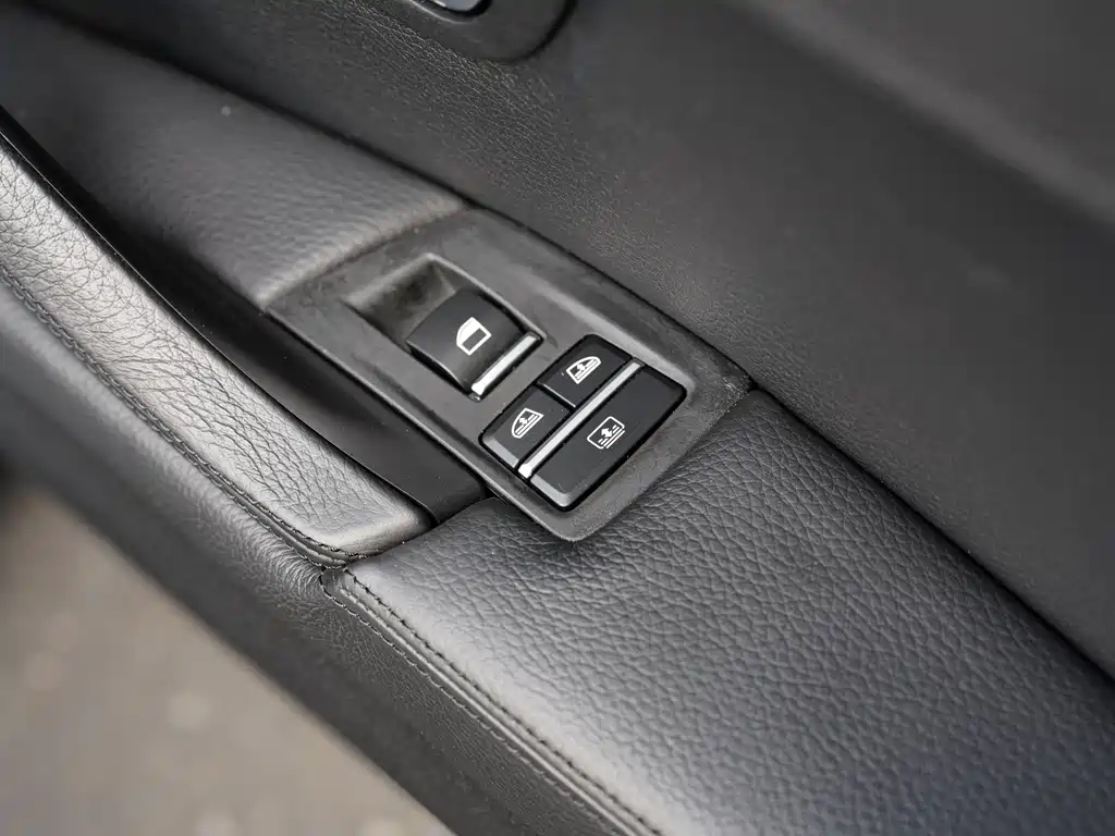 BMW 5 Series — миниатюра 31