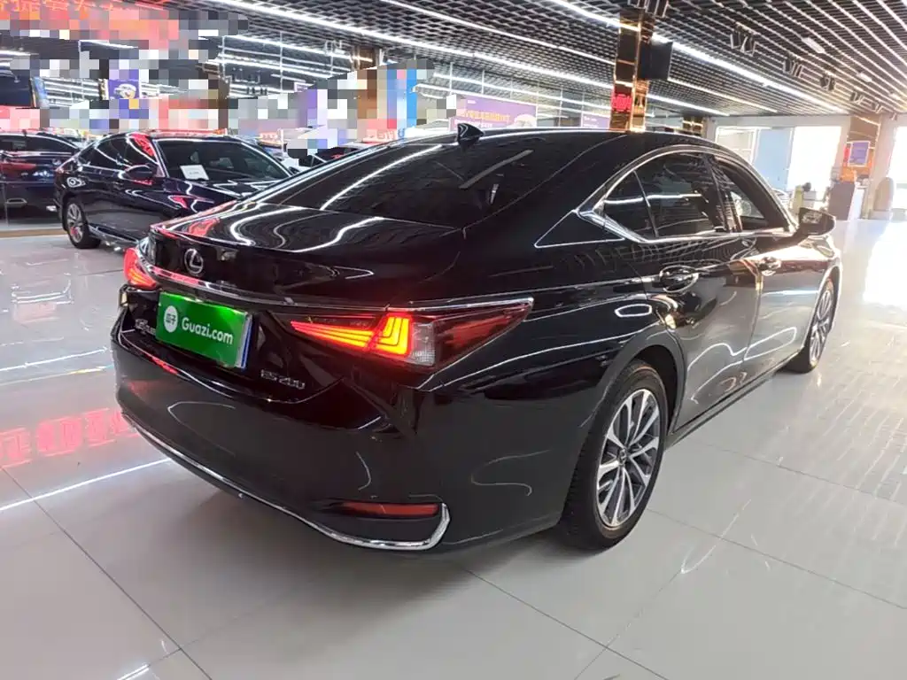 Lexus ES — миниатюра 7