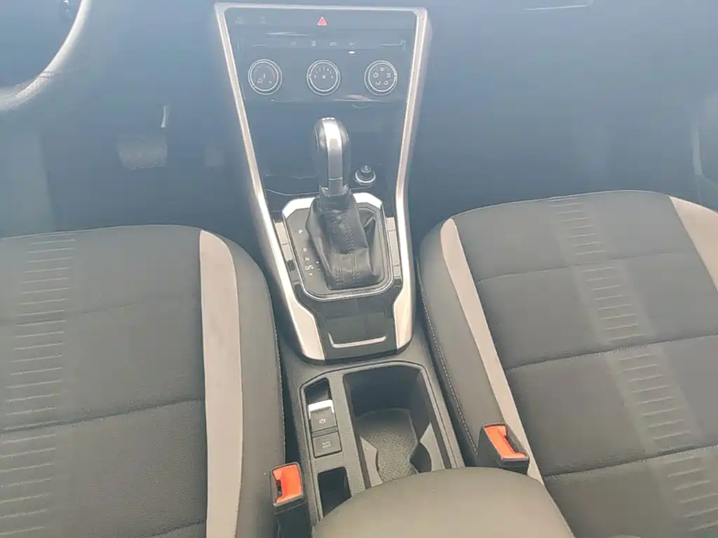 Volkswagen T-Roc — миниатюра 14
