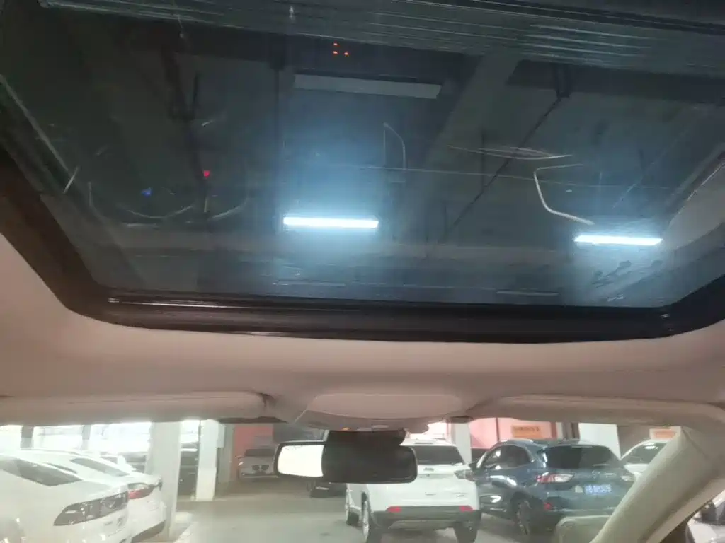 Ford Edge — миниатюра 18
