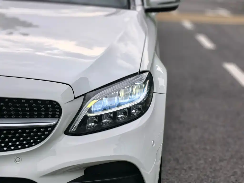 Mercedes-Benz C-Class — миниатюра 3