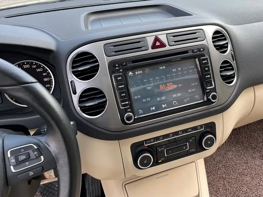 Volkswagen Tiguan — миниатюра 12