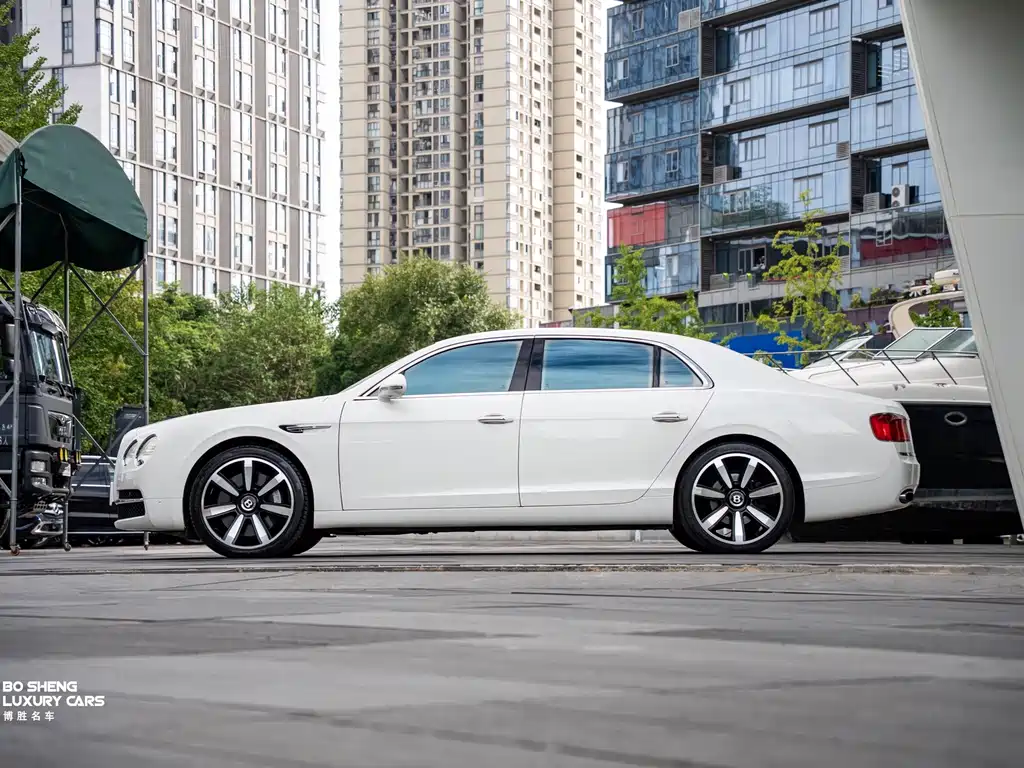 Bentley Flying Spur — миниатюра 4