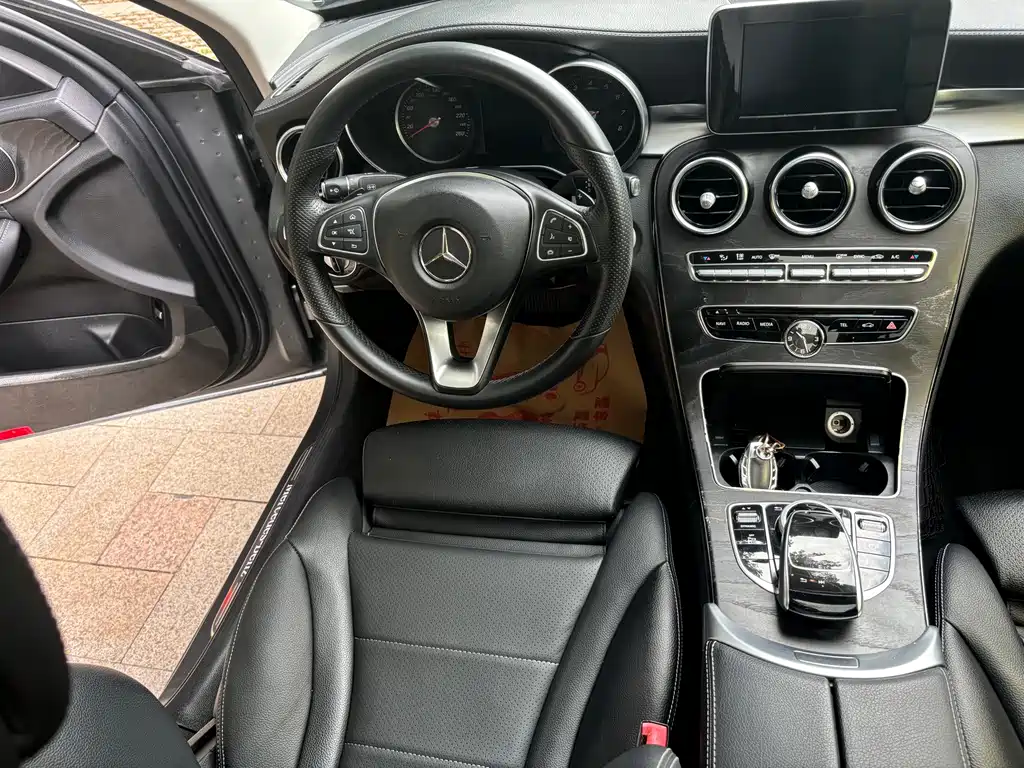 Mercedes-Benz C-Class — миниатюра 9