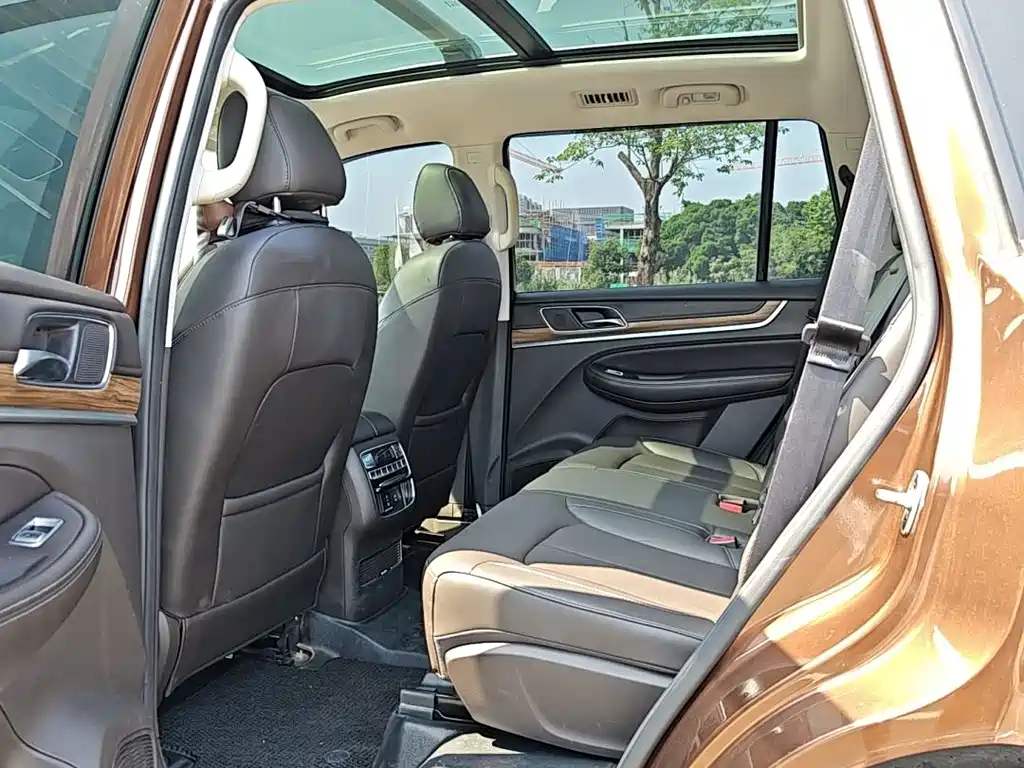 Roewe RX8 — миниатюра 13