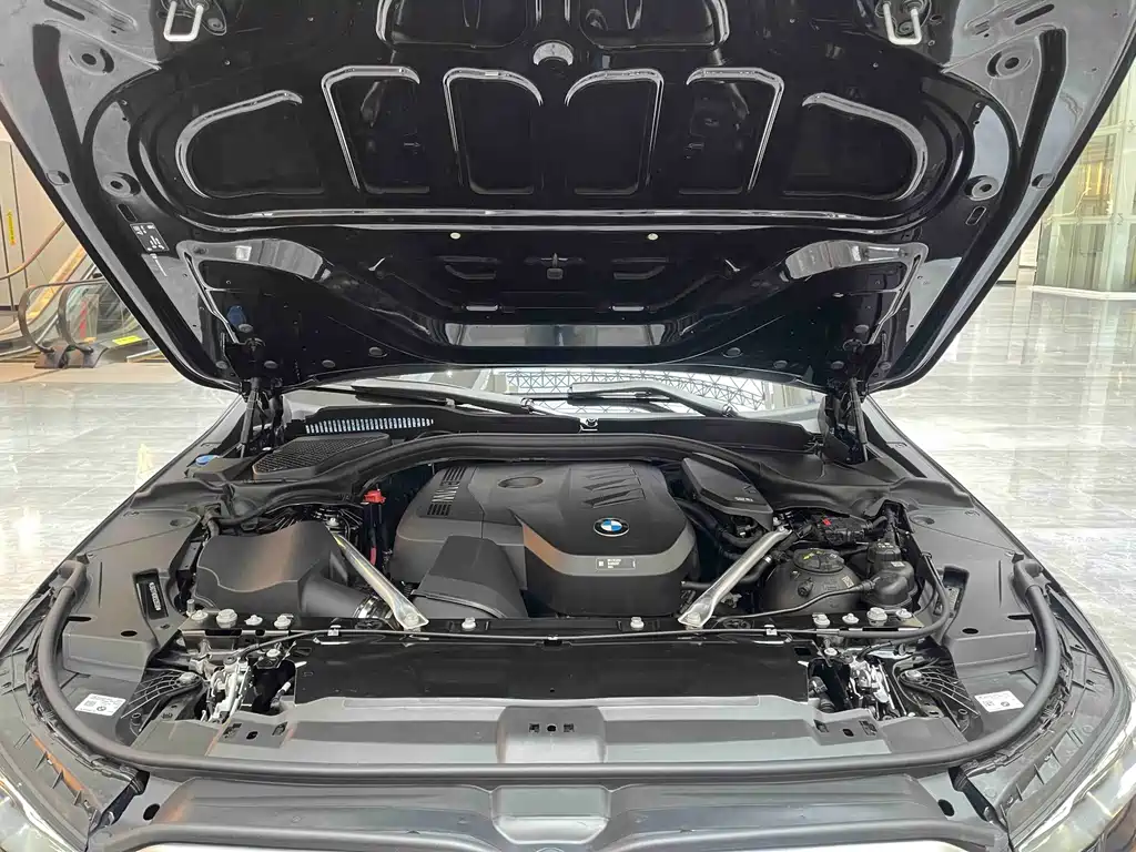BMW 5 Series — миниатюра 14