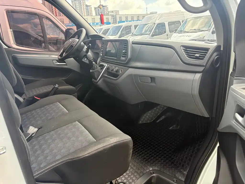 MAXUS V80 — миниатюра 5