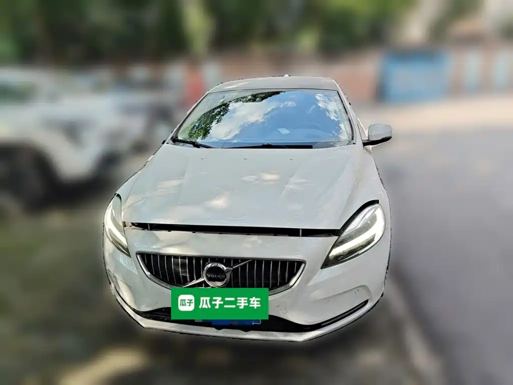 Volvo V40 — миниатюра 2
