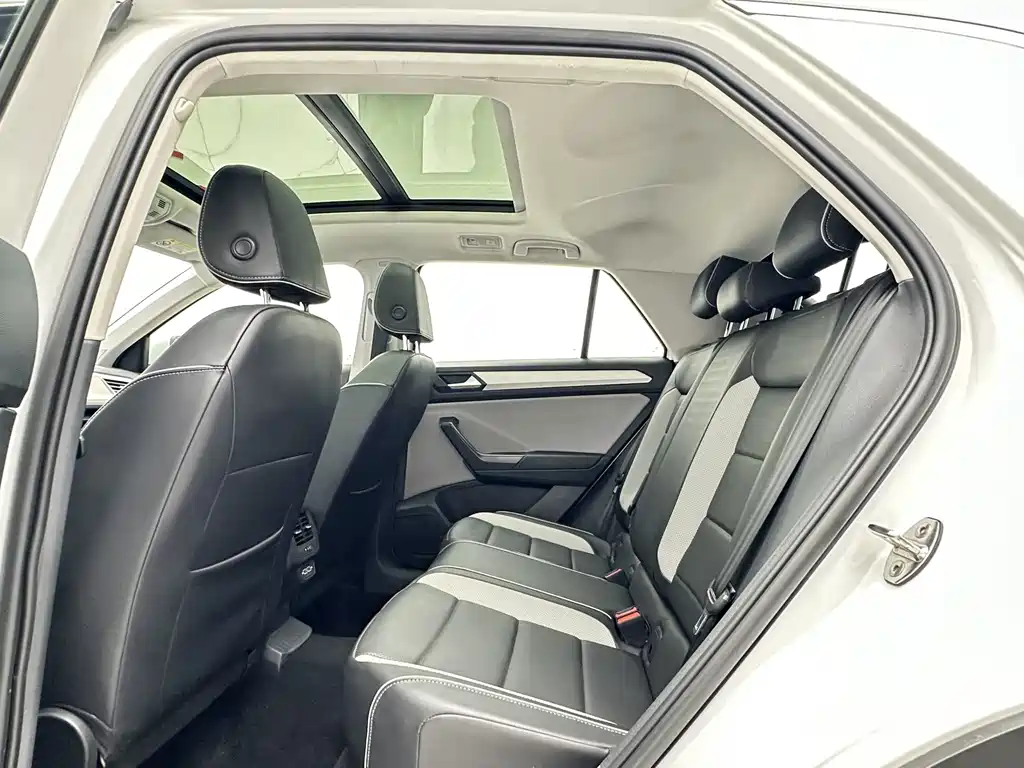Volkswagen T-Roc — миниатюра 5