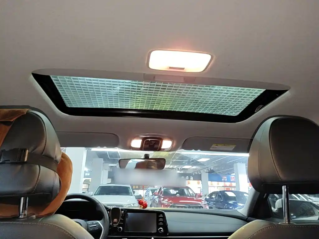 Hyundai Elantra — миниатюра 18