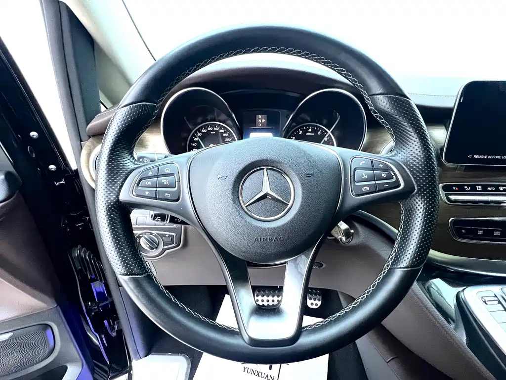 Mercedes-Benz V-Class — миниатюра 12