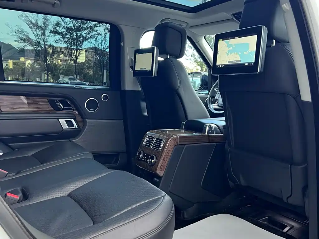 Land Rover Range Rover — миниатюра 5