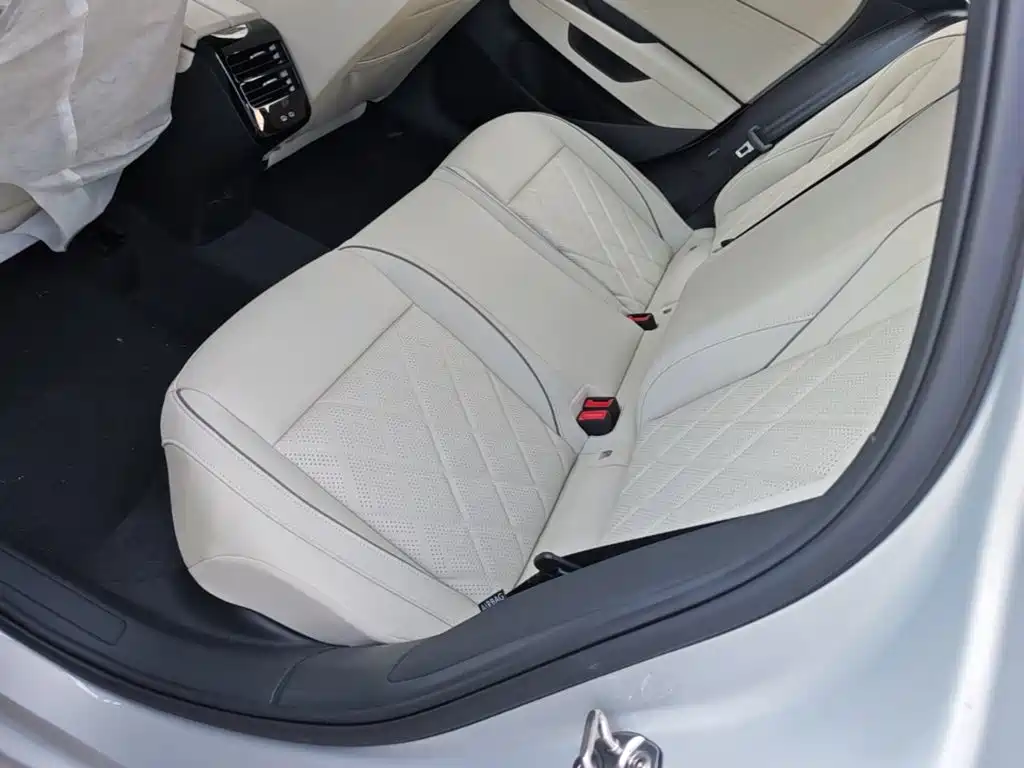 Volkswagen Sagitar — миниатюра 17