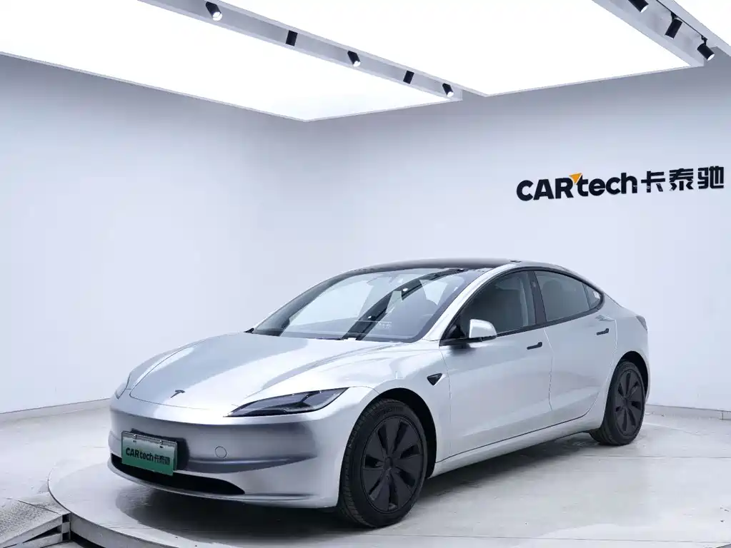 Tesla Model 3 — миниатюра 5
