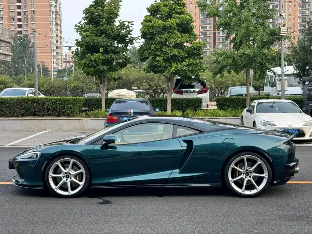 McLaren GT — миниатюра 5