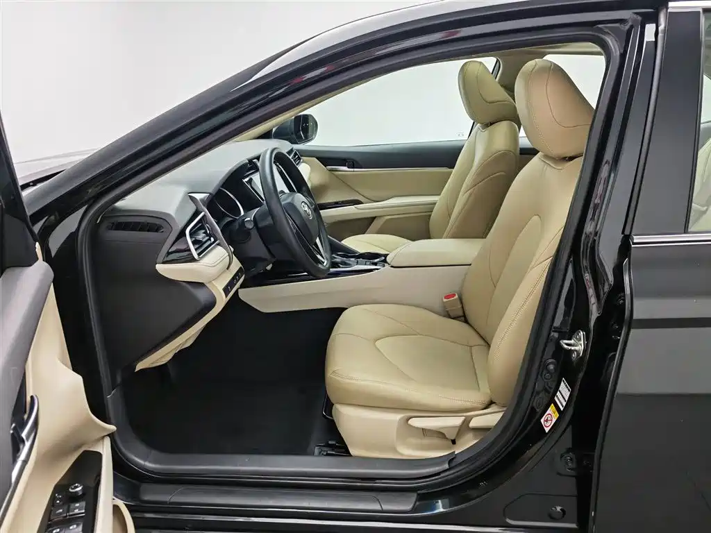 Toyota Camry 2018 2.0E Elite