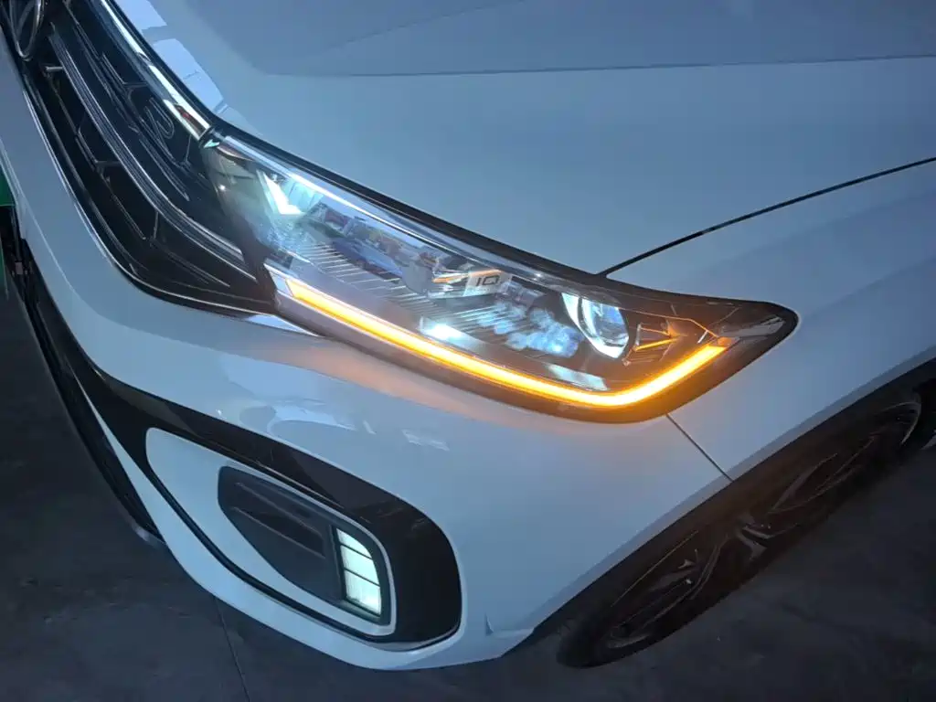 Volkswagen T-Roc — миниатюра 24