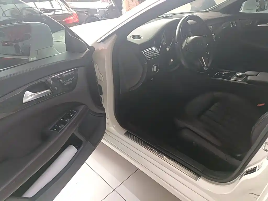 Mercedes-Benz CLS — миниатюра 16