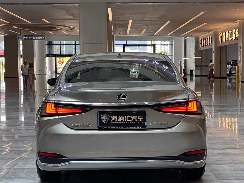 Lexus ES — миниатюра 5