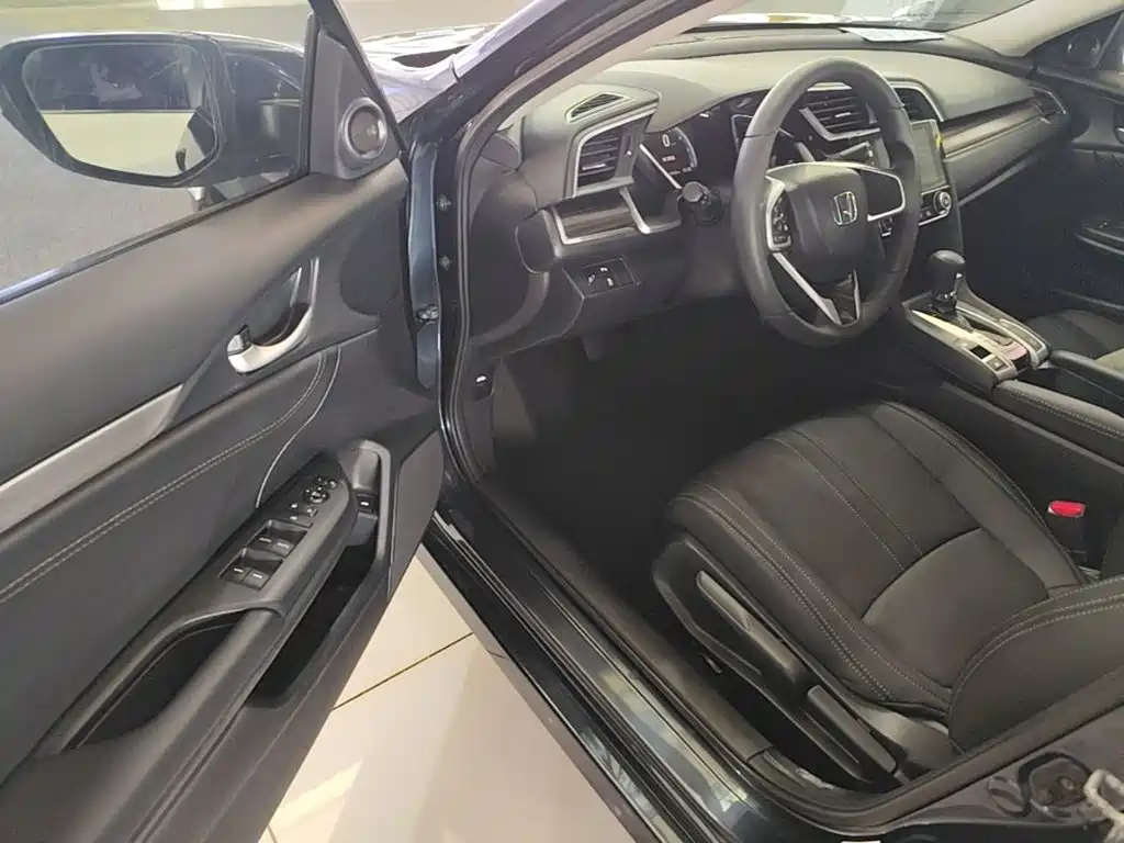 Honda Civic — миниатюра 16