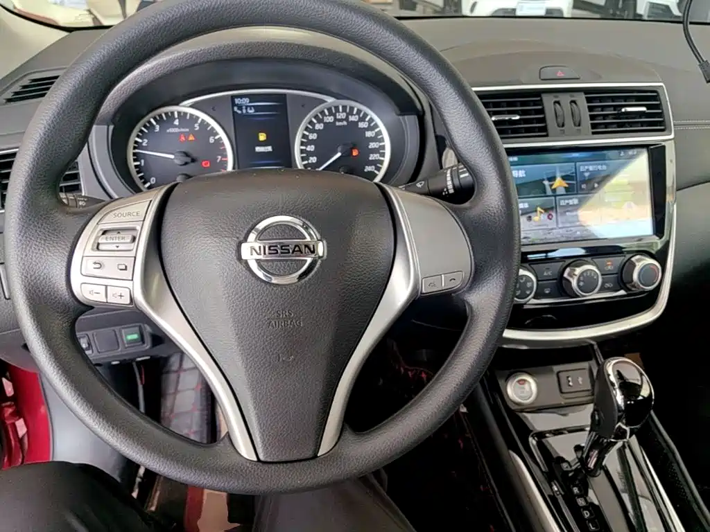 Nissan Tiida — миниатюра 10