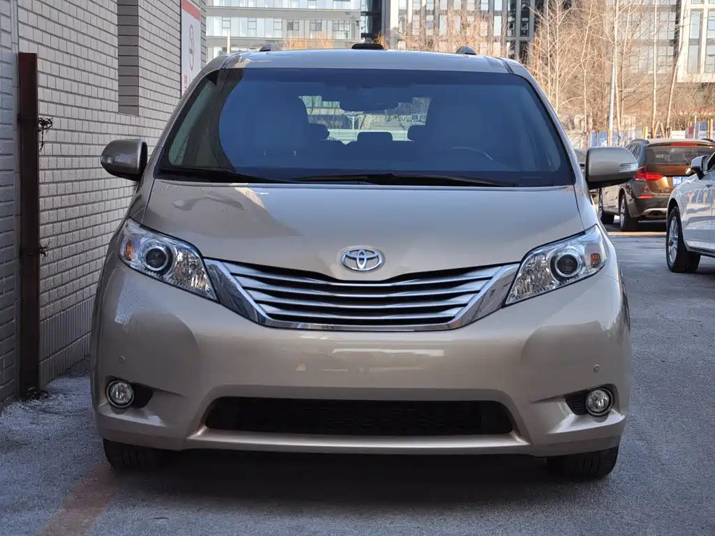 Toyota Sienna 2013 3.5L AT
