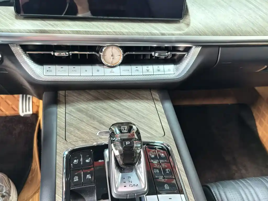 Tank 500 2022 3.0T Sport 5 мест