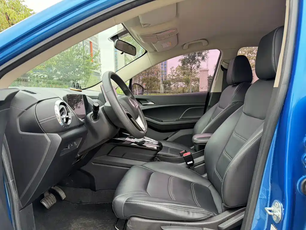 BYD Yuan EV — миниатюра 6