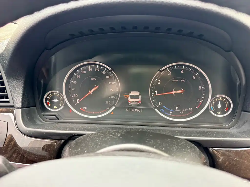 BMW 5 Series — миниатюра 11
