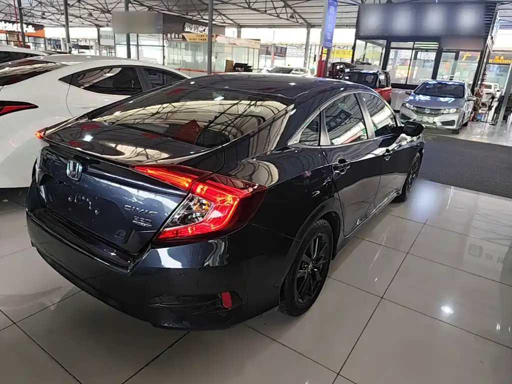 Honda Civic — миниатюра 7