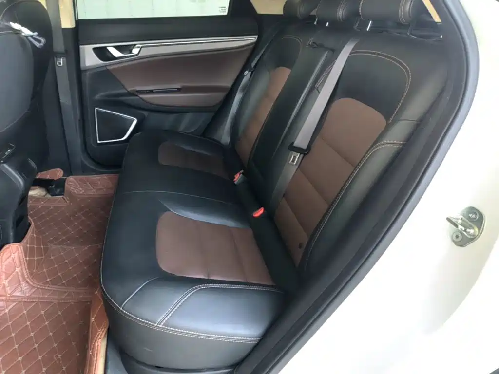 Geely Emgrand GS — миниатюра 17