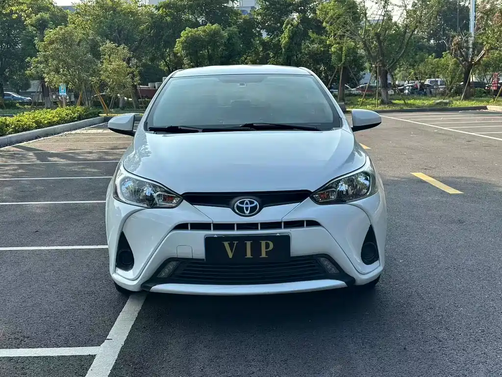 Toyota Yaris L — миниатюра 2