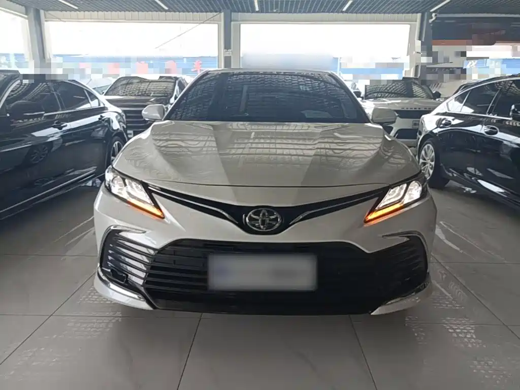Toyota Camry — миниатюра 3