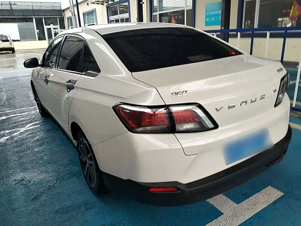 Venucia D60 — миниатюра 5