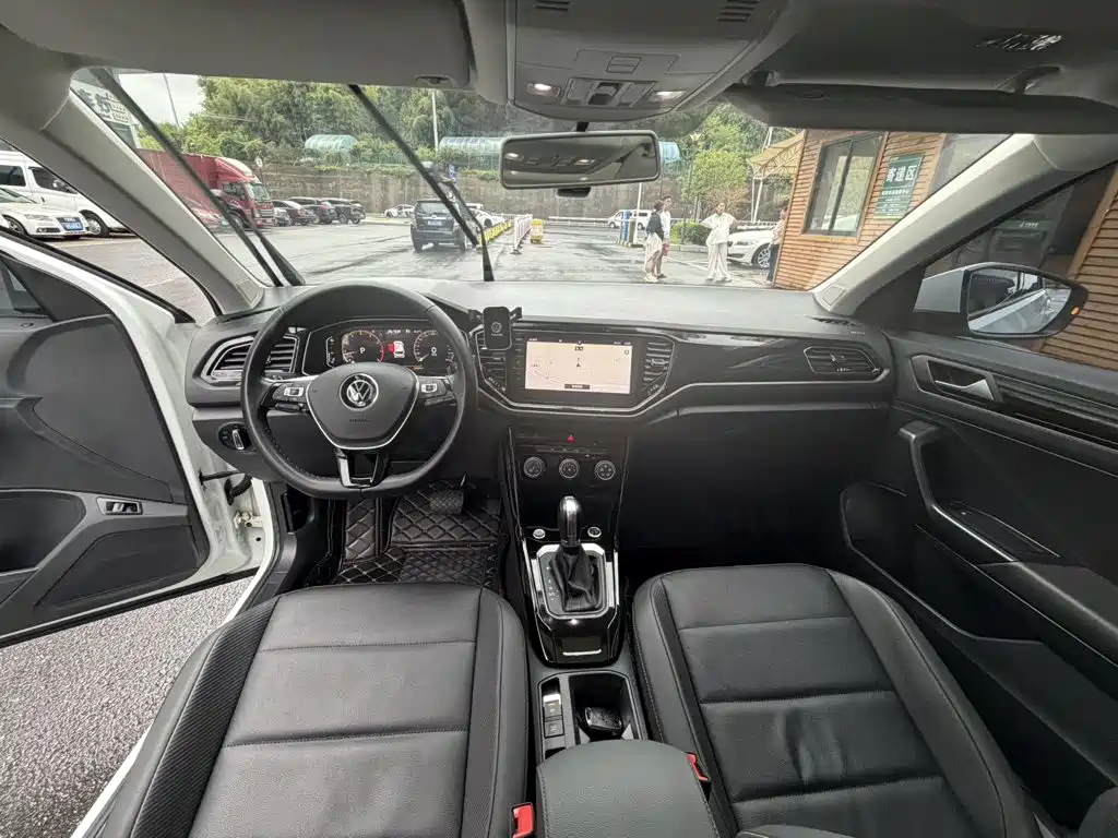 Volkswagen T-Roc — миниатюра 6