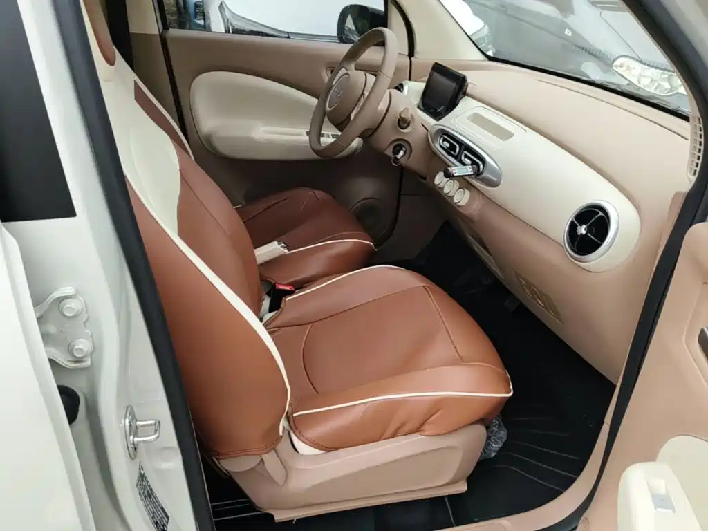 Wuling MINIEV — миниатюра 4