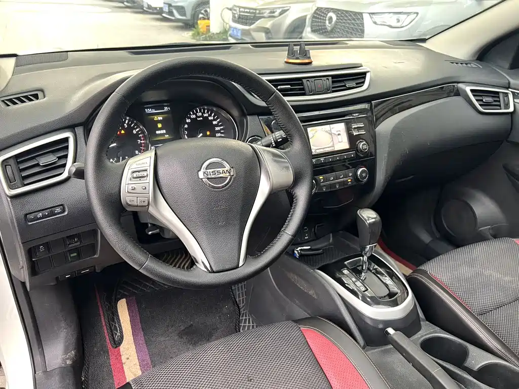 Nissan Qashqai — миниатюра 6